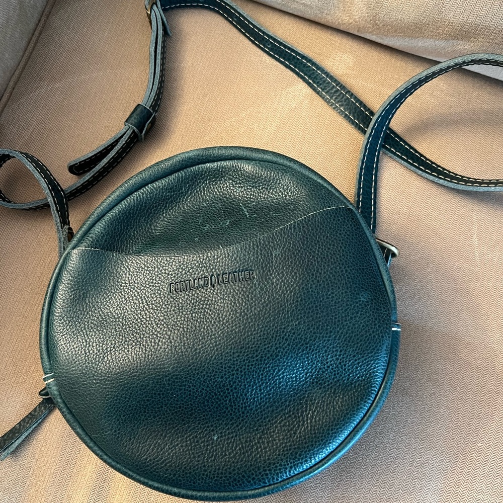 Portland Leather large circle crossbody in Lagoon color